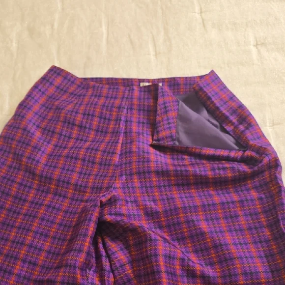 Silk Allison Taylor Women's Vibrant Plaid Capris